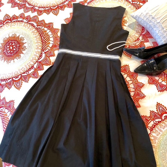 Cynthia Howie LBD w/Bowed Fitted Waist - Picture 2 of 5